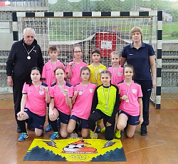  Футболистки СШОР "Самотлор" 2012 - 13 г.р. завоевали 2 место в городе Аша 