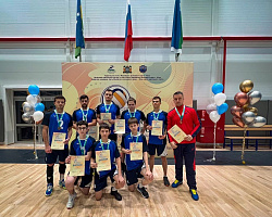  Волейболисты нижневартовской СШОР «Самотлор» завоевали бронзовые медали Сурдспартакиады Югры, которая проводится среди спортсменов с нарушением слуха. 