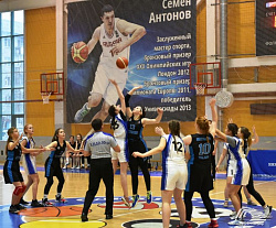  Баскетболистки выявляют сильнейших в окружном первенстве  
