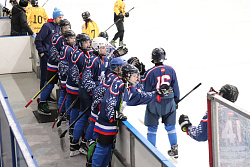  Хоккеисты СШОР "Самотлор" изрядно "покусали" урайских "Шершней" 