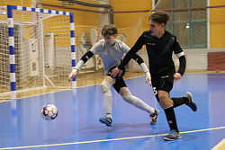  Боевой ничьей завершился дебютный матч нижневартовской СШОР "Самотлор" 